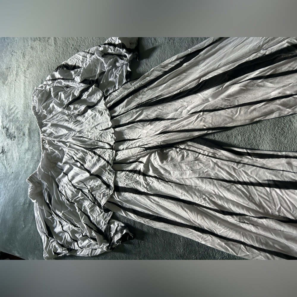 Elegant White & Black Jumper